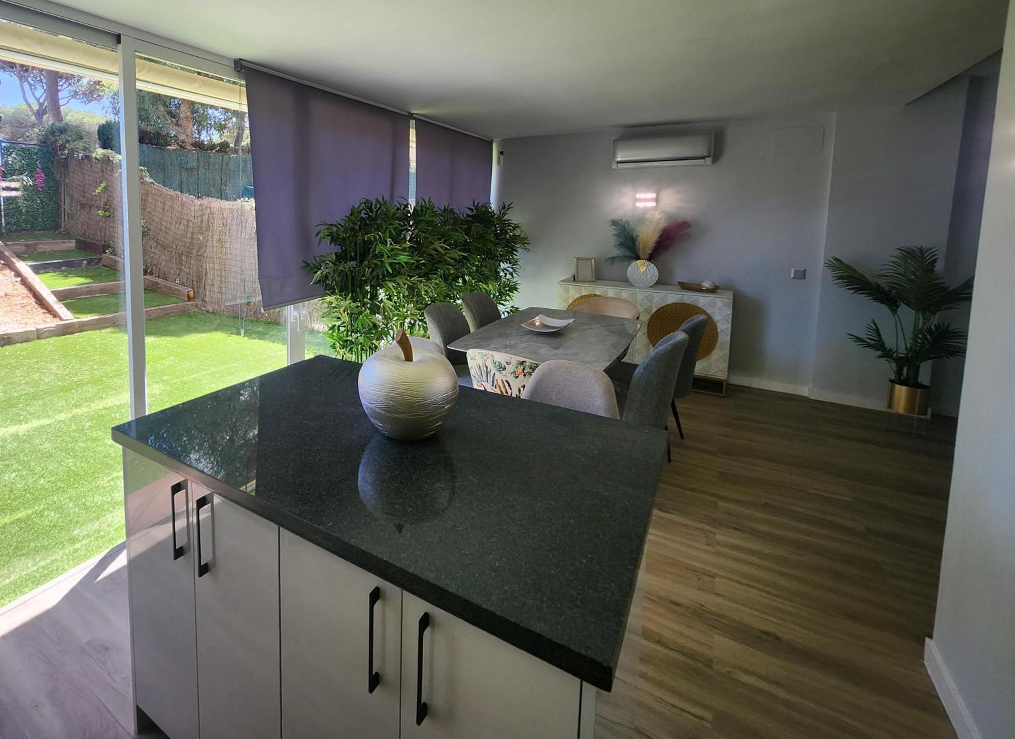 Ansa Beach Apartment - Cabopino, Marbella - Garden Level Eksteriør bilde